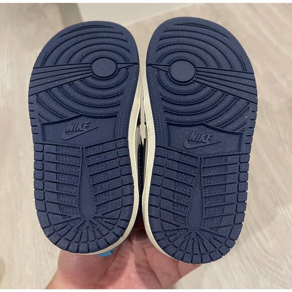 Authentic Nike AIR JORDAN 1 MID GS kid size 8c new never used - Picture 3 of 4